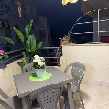 Aci Trezza In Front Of The Sea Apartment